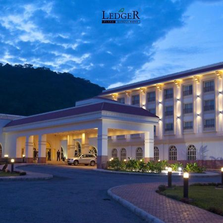 Hotel Ledger Plaza באנגוי מראה חיצוני תמונה