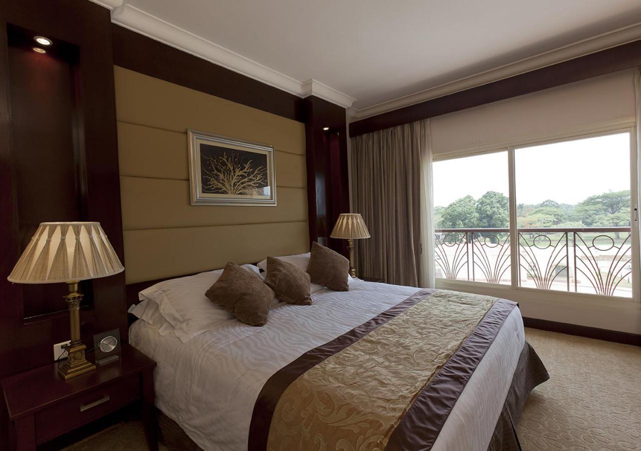 Hotel Ledger Plaza באנגוי מראה חיצוני תמונה